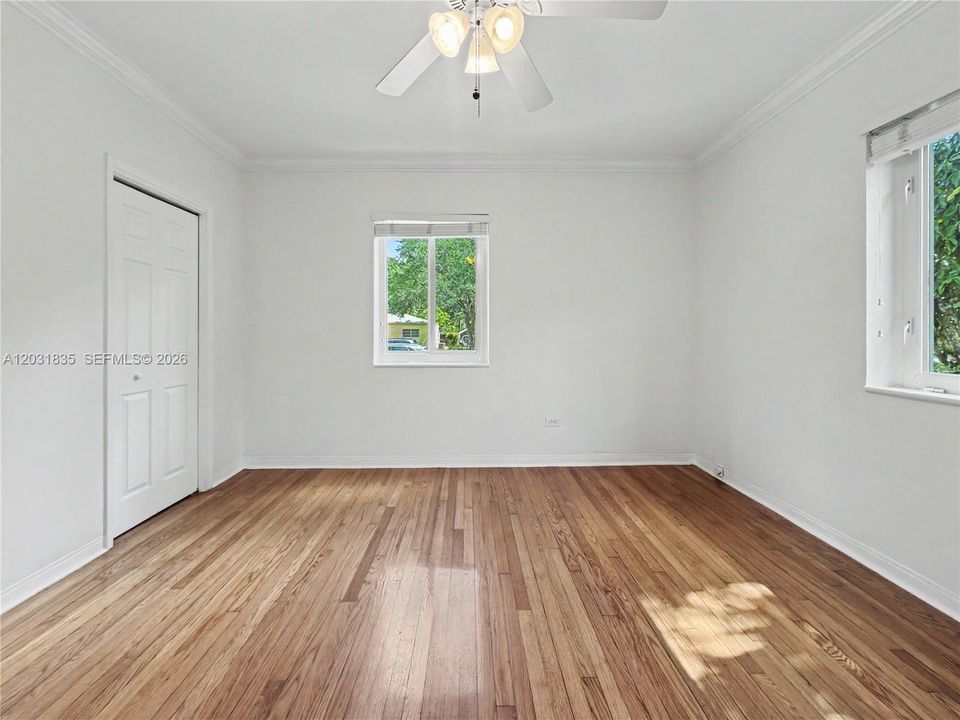 For Rent: $3,500 (2 beds, 1 baths, 1251 Square Feet)