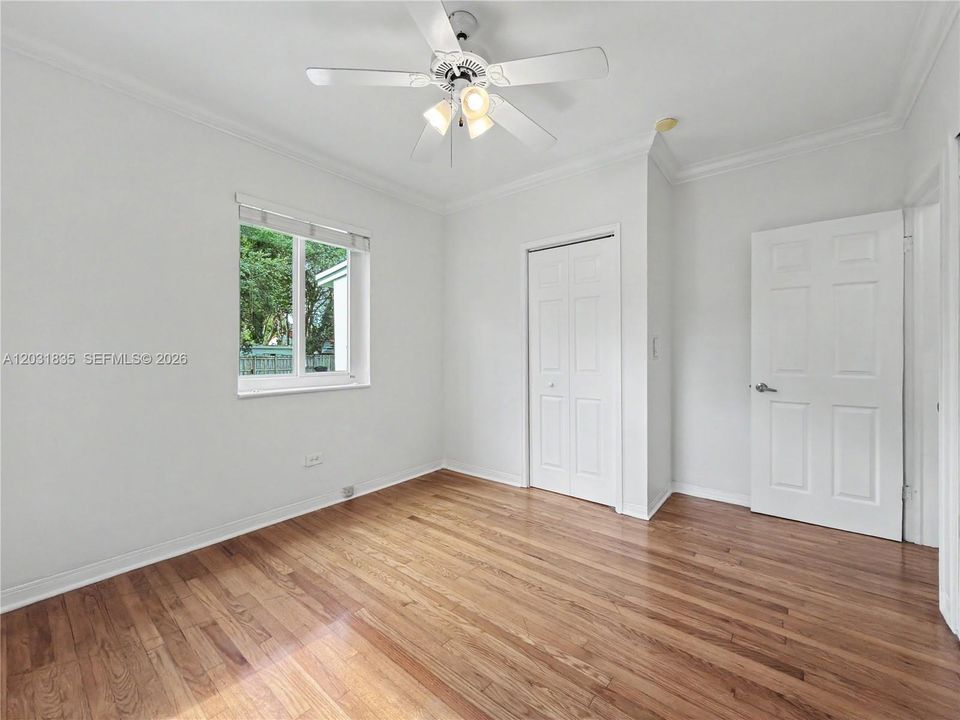 For Rent: $3,500 (2 beds, 1 baths, 1251 Square Feet)