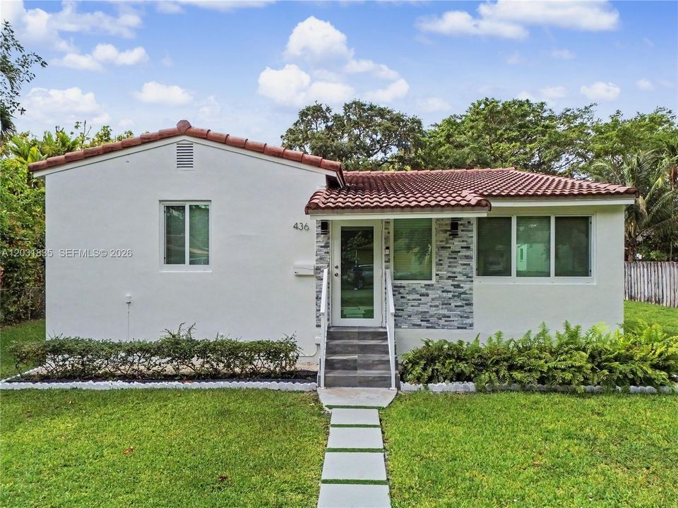 For Rent: $3,500 (2 beds, 1 baths, 1251 Square Feet)