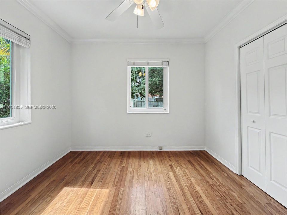 For Rent: $3,500 (2 beds, 1 baths, 1251 Square Feet)