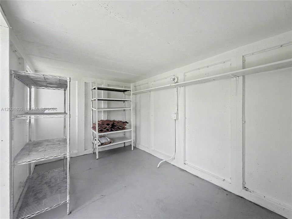 For Rent: $3,500 (2 beds, 1 baths, 1251 Square Feet)
