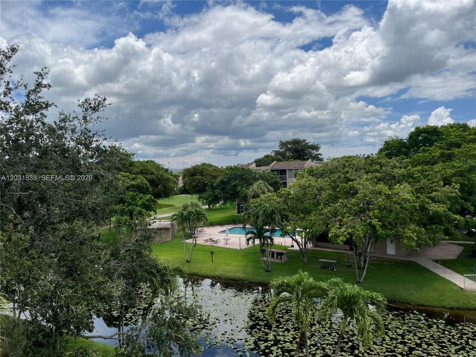 For Rent: $2,700 (2 beds, 2 baths, 1100 Square Feet)
