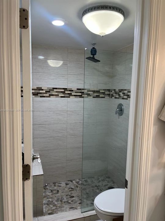 For Rent: $2,700 (2 beds, 2 baths, 1100 Square Feet)