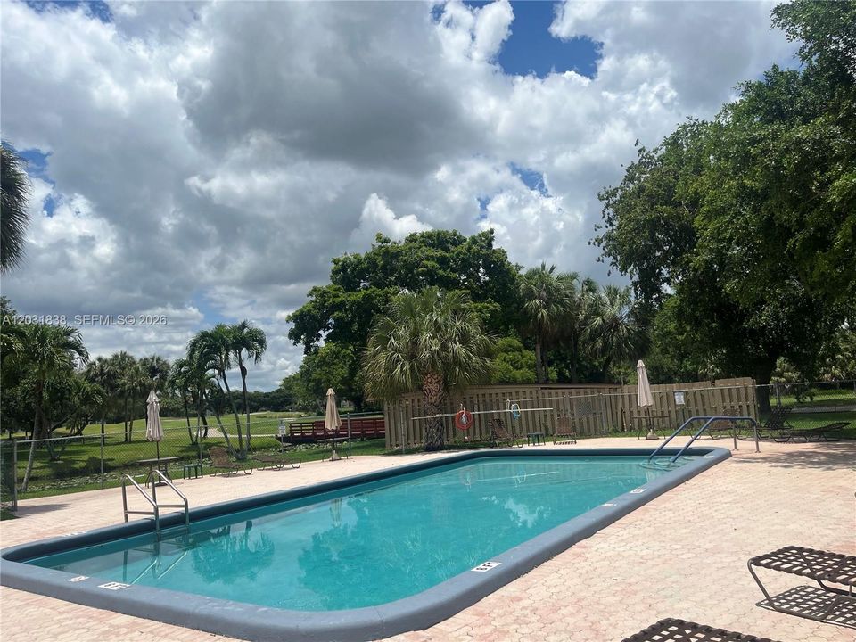 For Rent: $2,700 (2 beds, 2 baths, 1100 Square Feet)