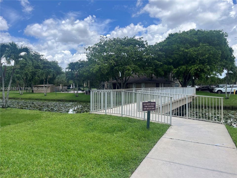 For Rent: $2,700 (2 beds, 2 baths, 1100 Square Feet)
