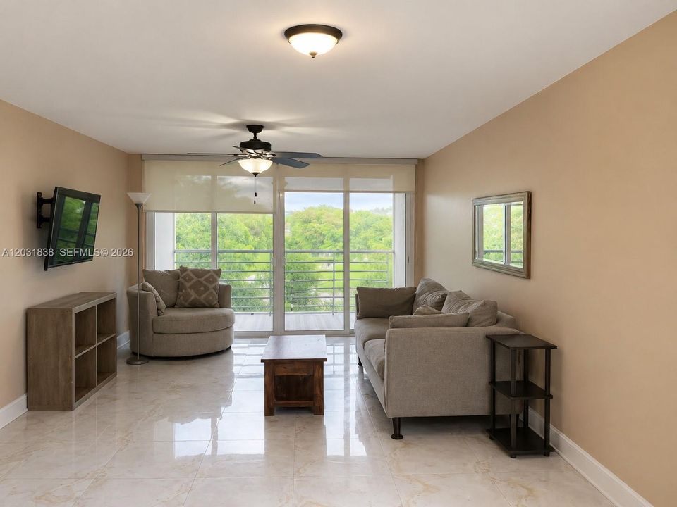 For Rent: $2,700 (2 beds, 2 baths, 1100 Square Feet)