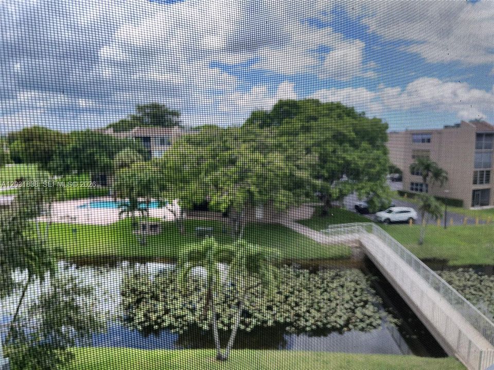 For Rent: $2,700 (2 beds, 2 baths, 1100 Square Feet)
