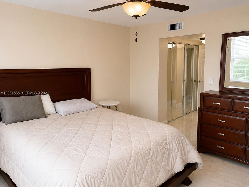 For Rent: $2,700 (2 beds, 2 baths, 1100 Square Feet)