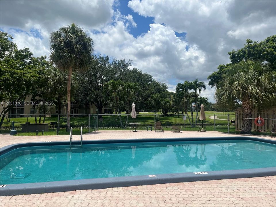 For Rent: $2,700 (2 beds, 2 baths, 1100 Square Feet)