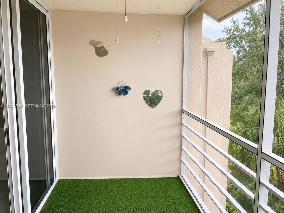 For Rent: $2,700 (2 beds, 2 baths, 1100 Square Feet)