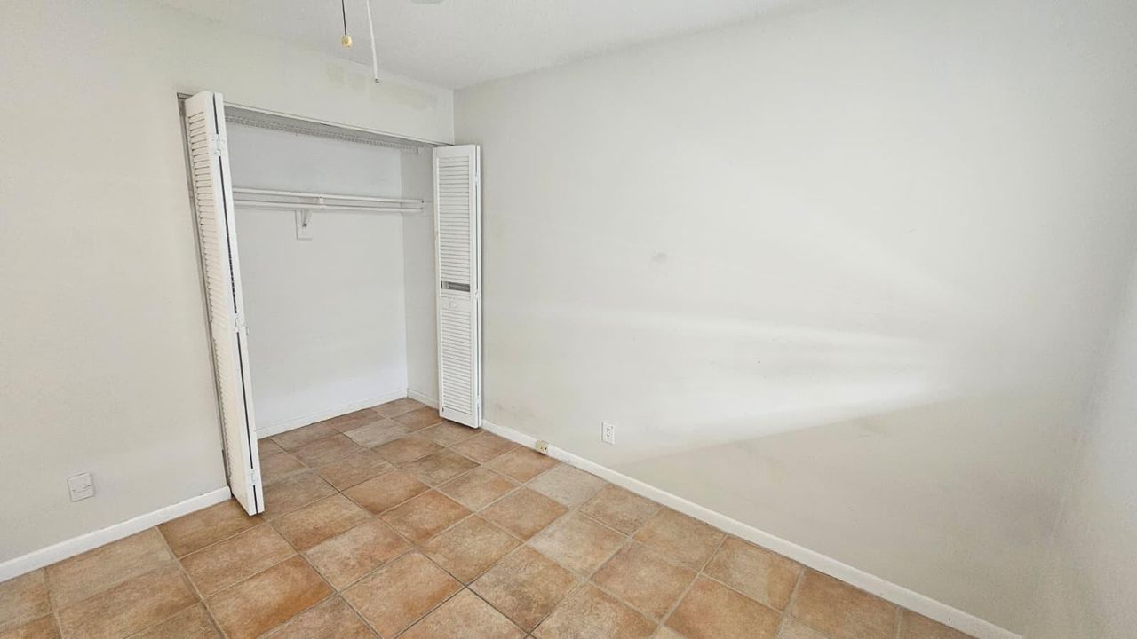 9911 SANDLEFOOT_2ND BEDROOM