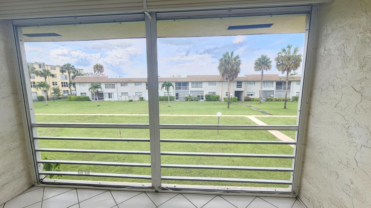 9911 SANDLEFOOT_BALCONY 1