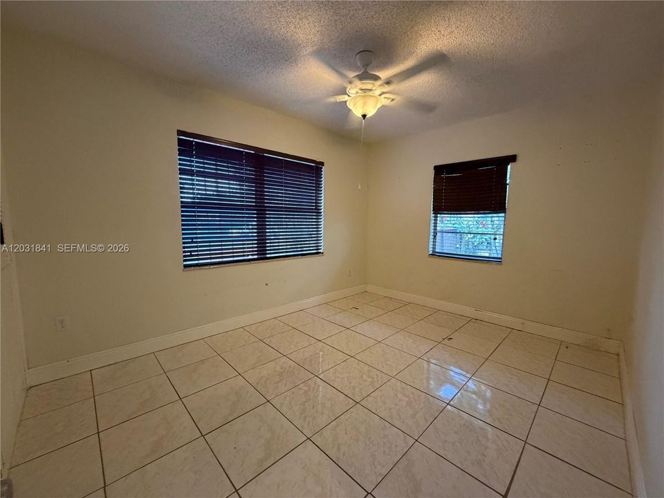 For Rent: $3,999 (3 beds, 2 baths, 1465 Square Feet)