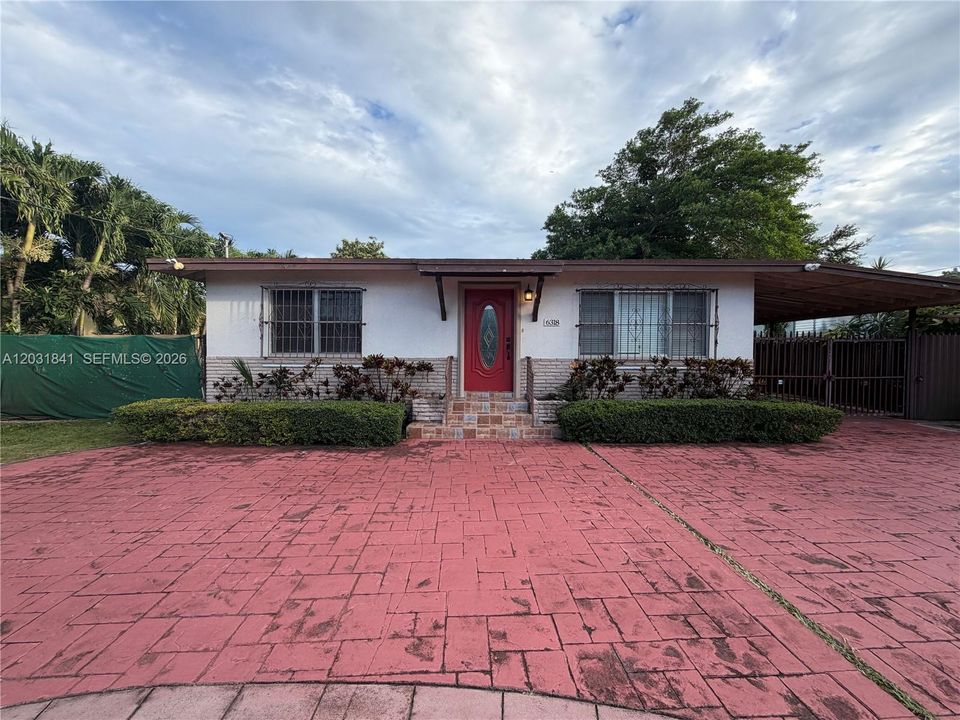 For Rent: $3,999 (3 beds, 2 baths, 1465 Square Feet)