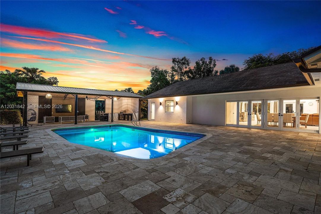 For Sale: $3,399,000 (5 beds, 5 baths, 3663 Square Feet)