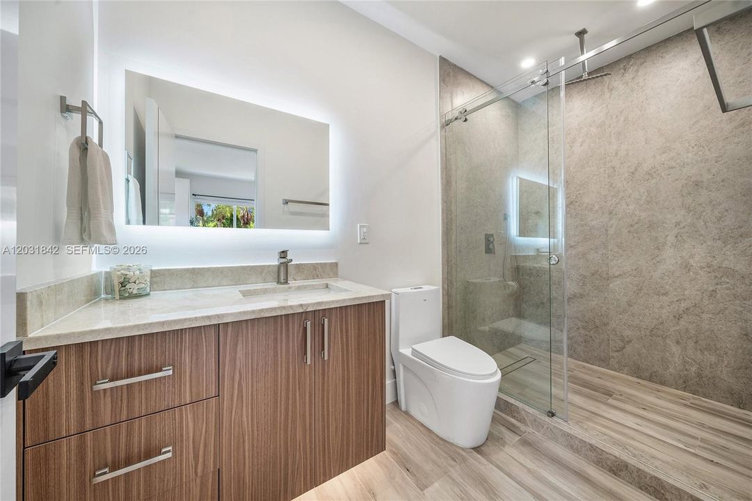For Sale: $3,399,000 (5 beds, 5 baths, 3663 Square Feet)