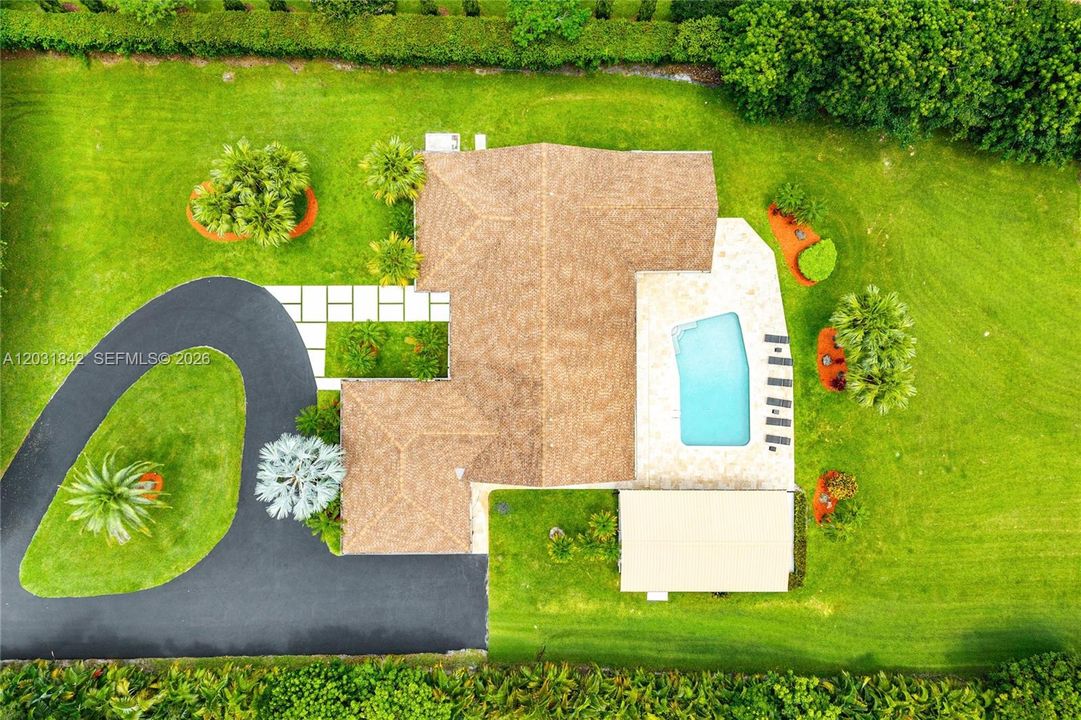 For Sale: $3,399,000 (5 beds, 5 baths, 3663 Square Feet)