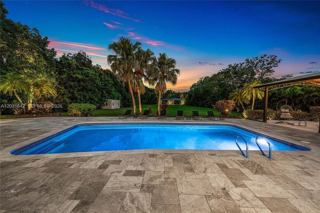 For Sale: $3,399,000 (5 beds, 5 baths, 3663 Square Feet)