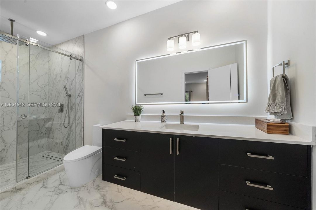 For Sale: $3,399,000 (5 beds, 5 baths, 3663 Square Feet)