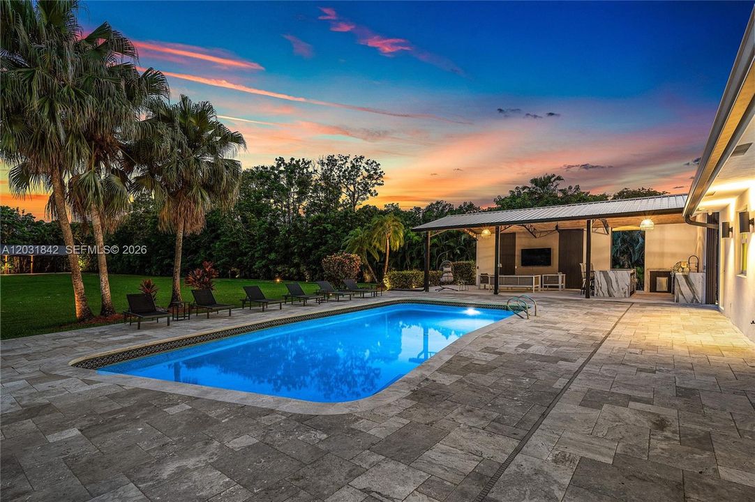 For Sale: $3,399,000 (5 beds, 5 baths, 3663 Square Feet)