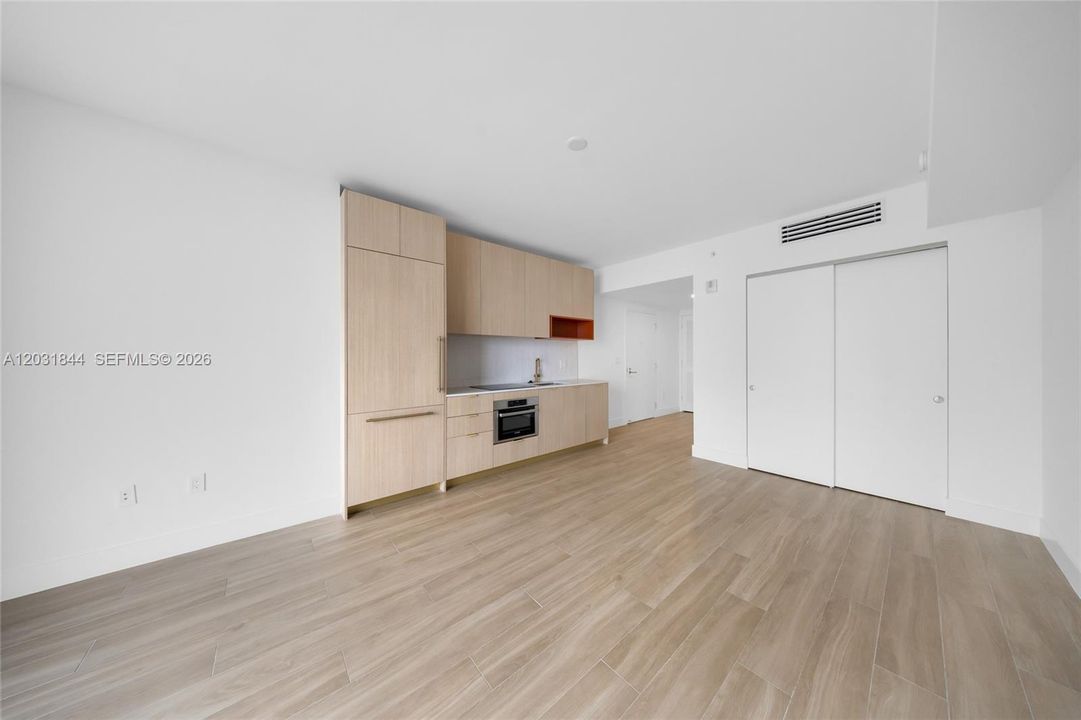 For Sale: $564,888 (0 beds, 1 baths, 462 Square Feet)
