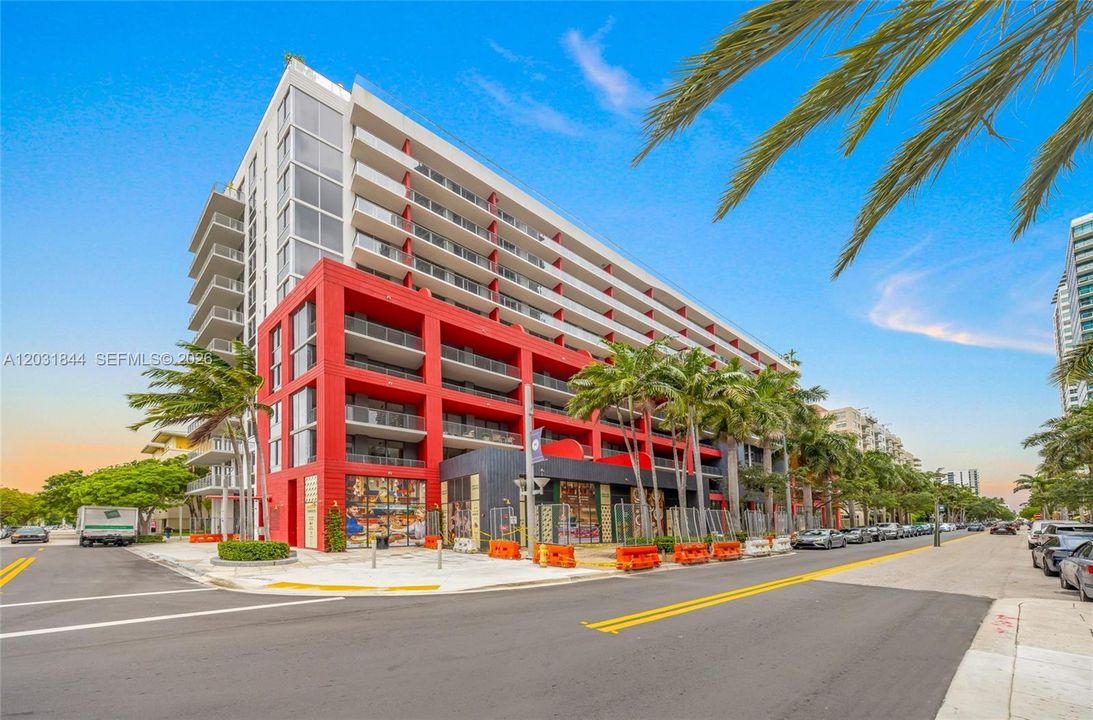 For Sale: $564,888 (0 beds, 1 baths, 462 Square Feet)