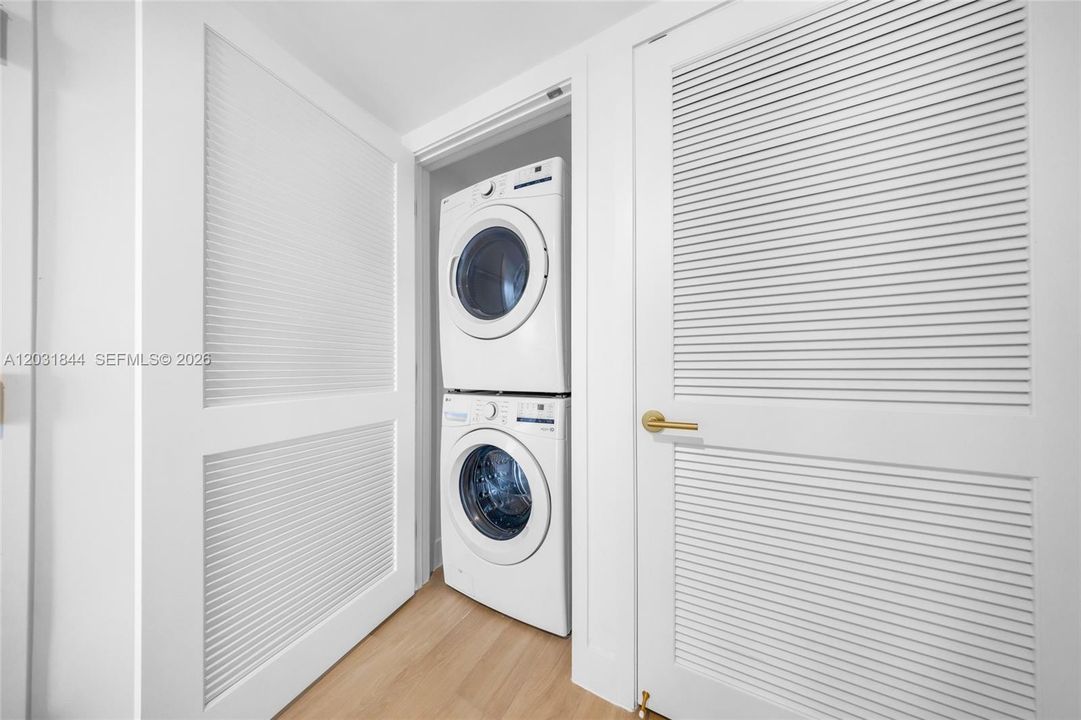 For Sale: $564,888 (0 beds, 1 baths, 462 Square Feet)