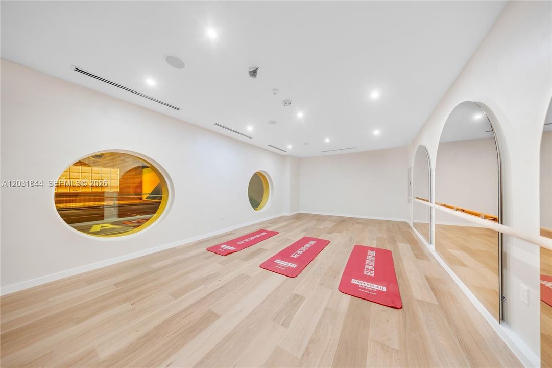 For Sale: $564,888 (0 beds, 1 baths, 462 Square Feet)