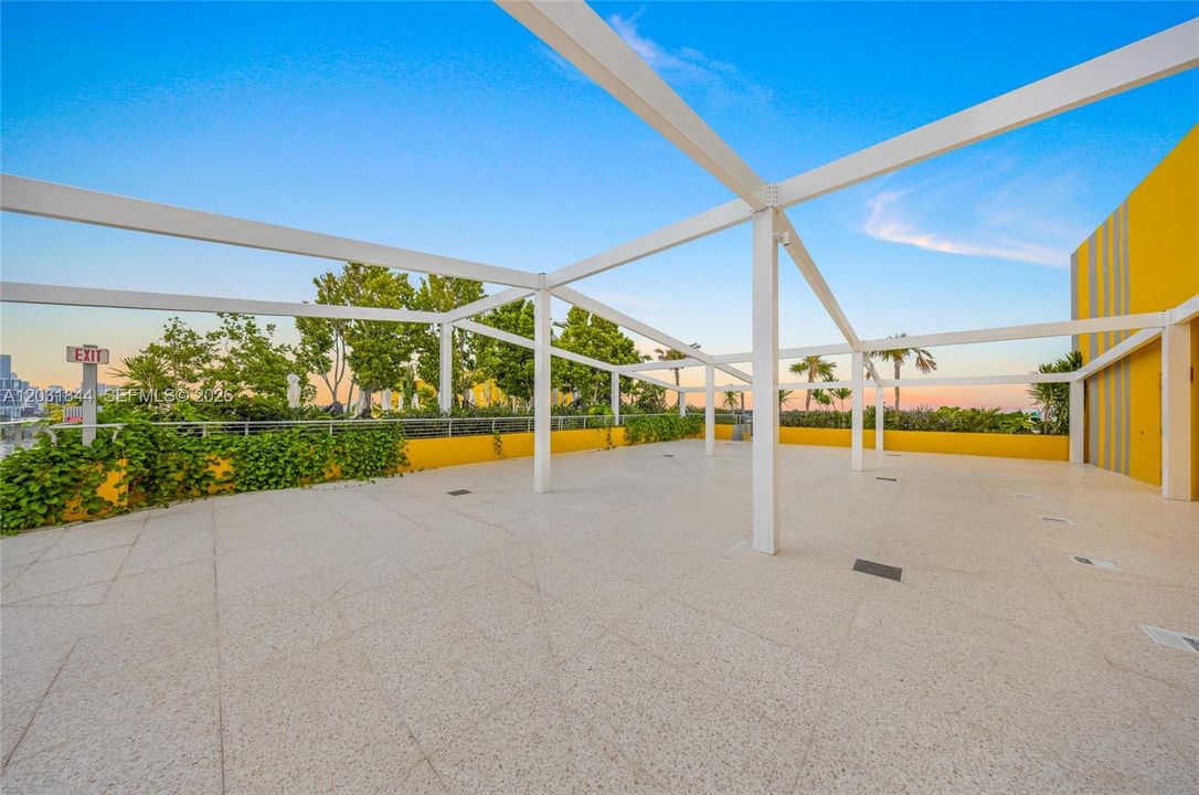 For Sale: $564,888 (0 beds, 1 baths, 462 Square Feet)