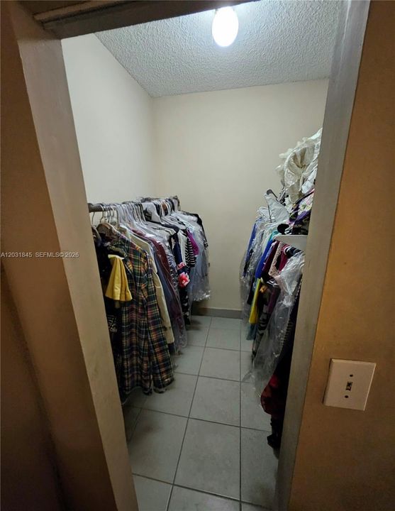 For Sale: $209,900 (2 beds, 2 baths, 807 Square Feet)