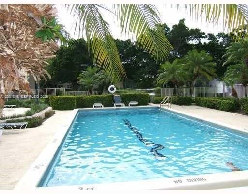 For Sale: $209,900 (2 beds, 2 baths, 807 Square Feet)
