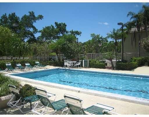 For Sale: $209,900 (2 beds, 2 baths, 807 Square Feet)
