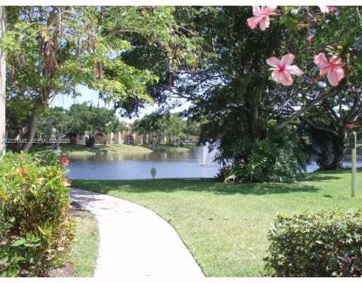 For Sale: $209,900 (2 beds, 2 baths, 807 Square Feet)