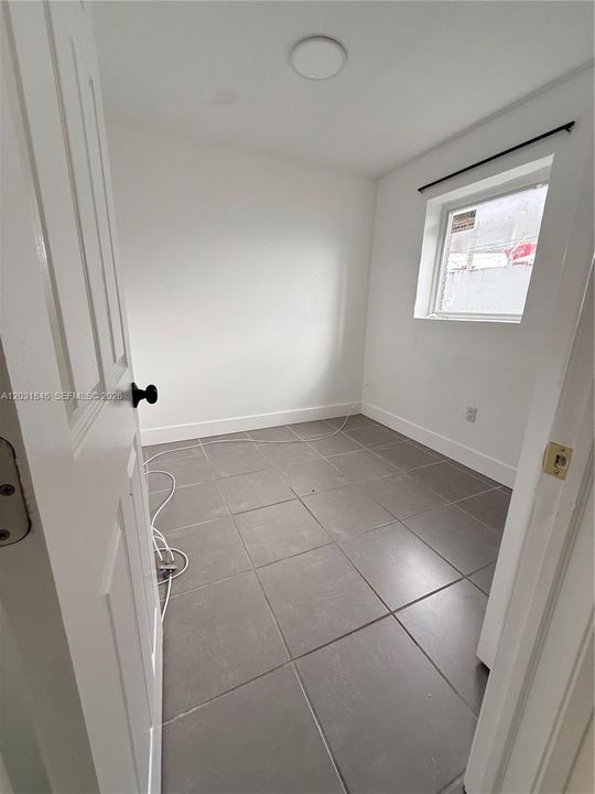 For Rent: $2,100 (2 beds, 1 baths, 775 Square Feet)