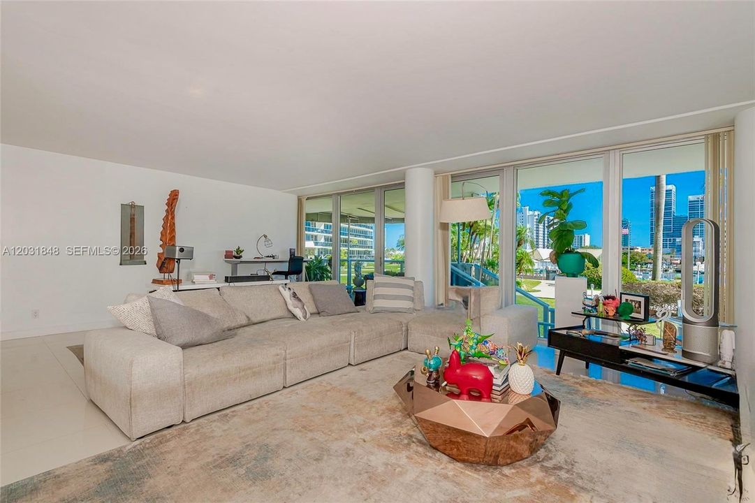 For Sale: $785,000 (2 beds, 2 baths, 1550 Square Feet)