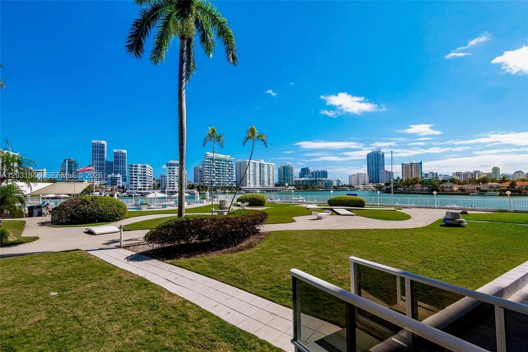 For Sale: $785,000 (2 beds, 2 baths, 1550 Square Feet)