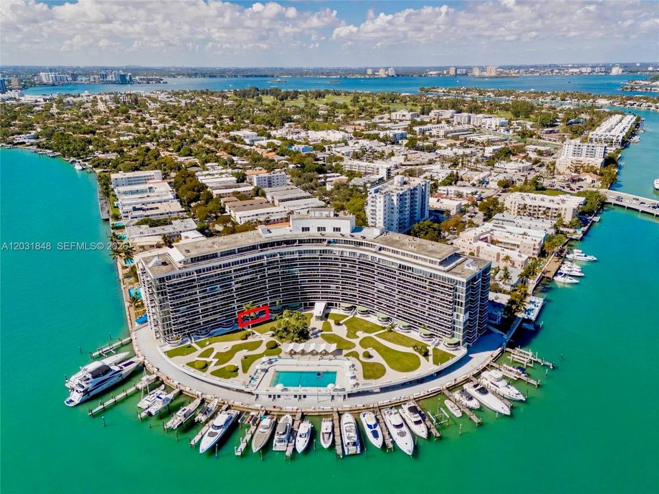 For Sale: $785,000 (2 beds, 2 baths, 1550 Square Feet)