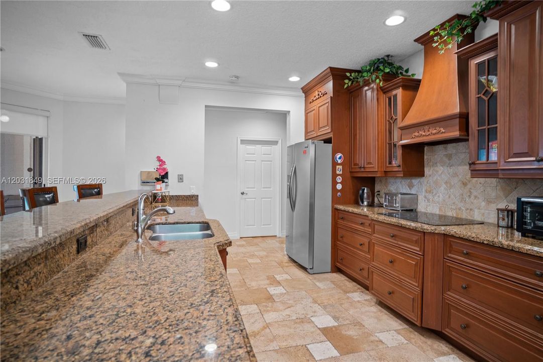 For Rent: $9,000 (5 beds, 4 baths, 3191 Square Feet)