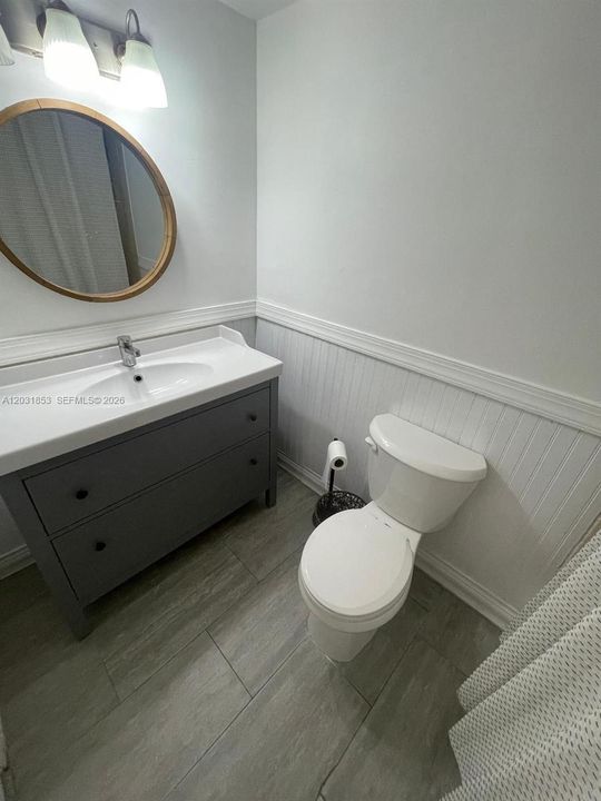 For Rent: $2,800 (1 beds, 1 baths, 956 Square Feet)
