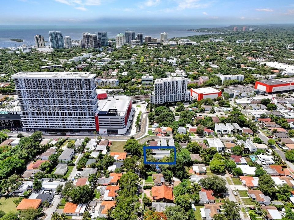 For Rent: $6,000 (3 beds, 3 baths, 2188 Square Feet)