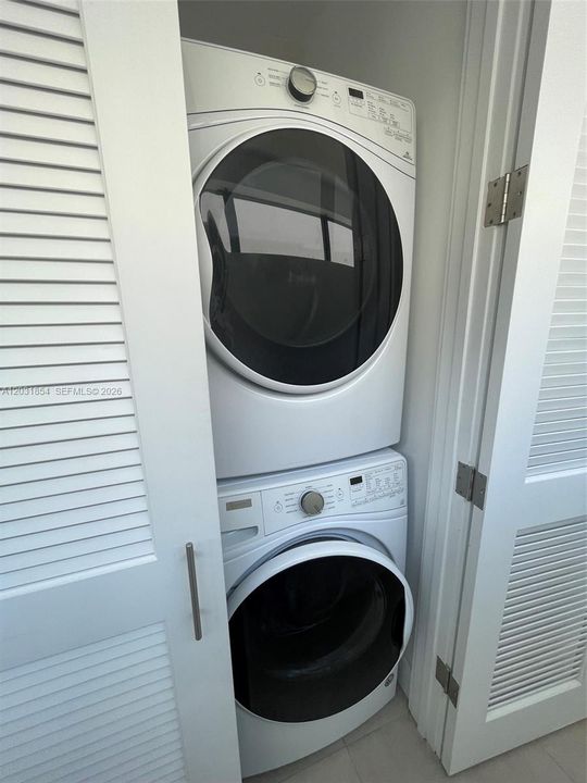 For Rent: $6,000 (3 beds, 3 baths, 2188 Square Feet)