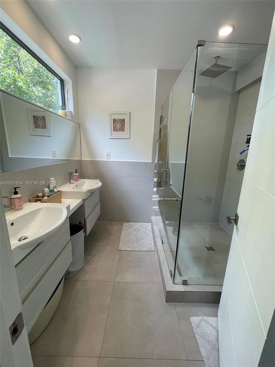 For Rent: $6,000 (3 beds, 3 baths, 2188 Square Feet)