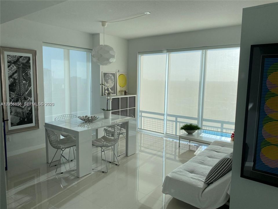 For Rent: $2,990 (1 beds, 1 baths, 585 Square Feet)