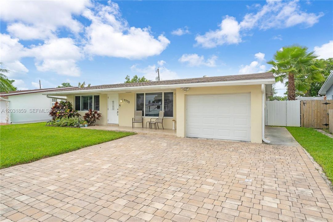 For Sale: $525,000 (2 beds, 2 baths, 1537 Square Feet)