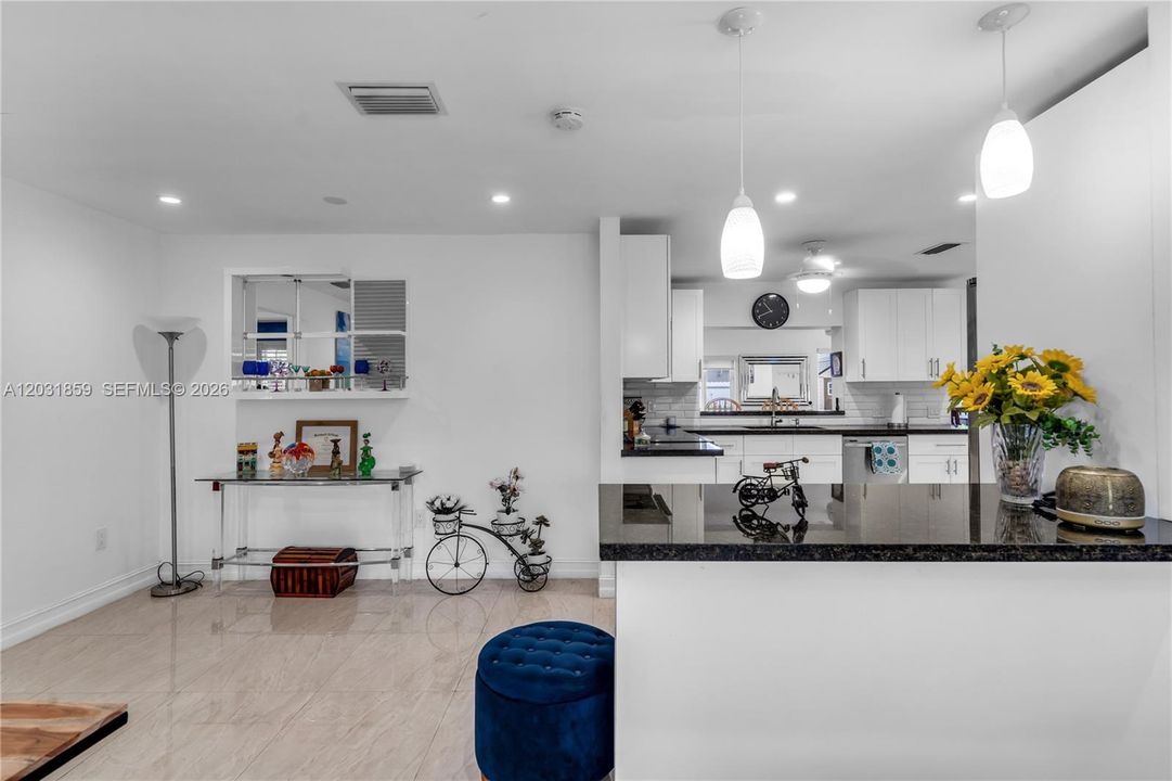 For Sale: $525,000 (2 beds, 2 baths, 1537 Square Feet)