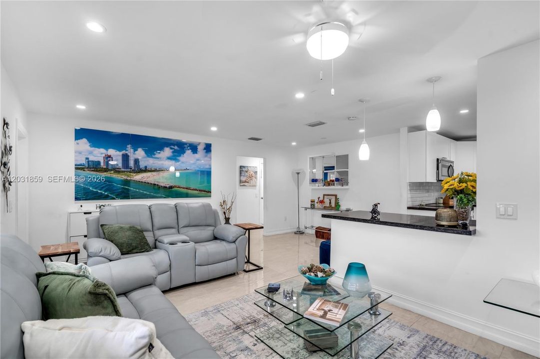 For Sale: $525,000 (2 beds, 2 baths, 1537 Square Feet)