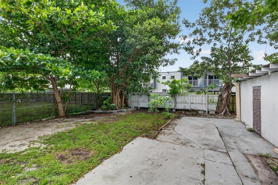 For Sale: $550,000 (3 beds, 1 baths, 1144 Square Feet)