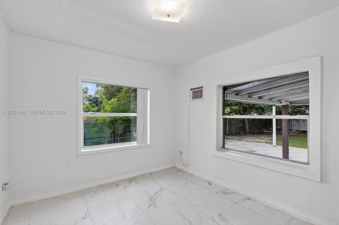For Sale: $550,000 (3 beds, 1 baths, 1144 Square Feet)