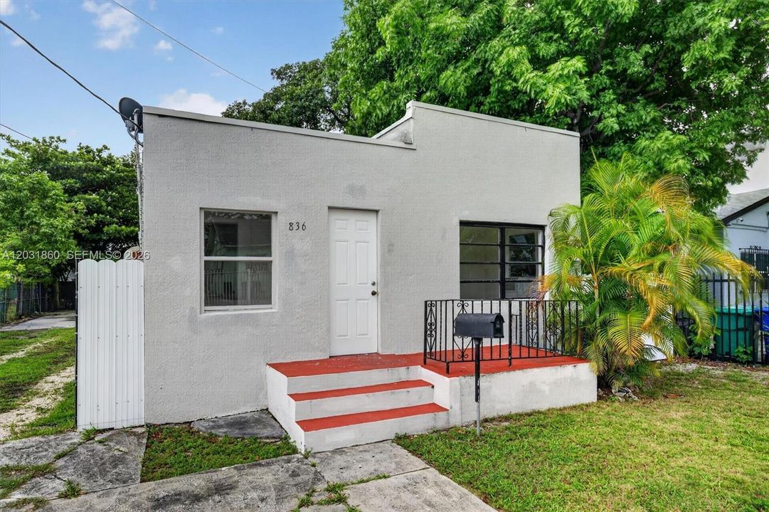 For Sale: $550,000 (3 beds, 1 baths, 1144 Square Feet)