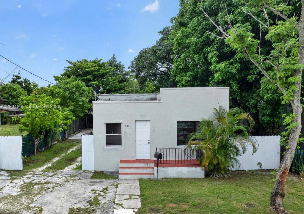 For Sale: $550,000 (3 beds, 1 baths, 1144 Square Feet)